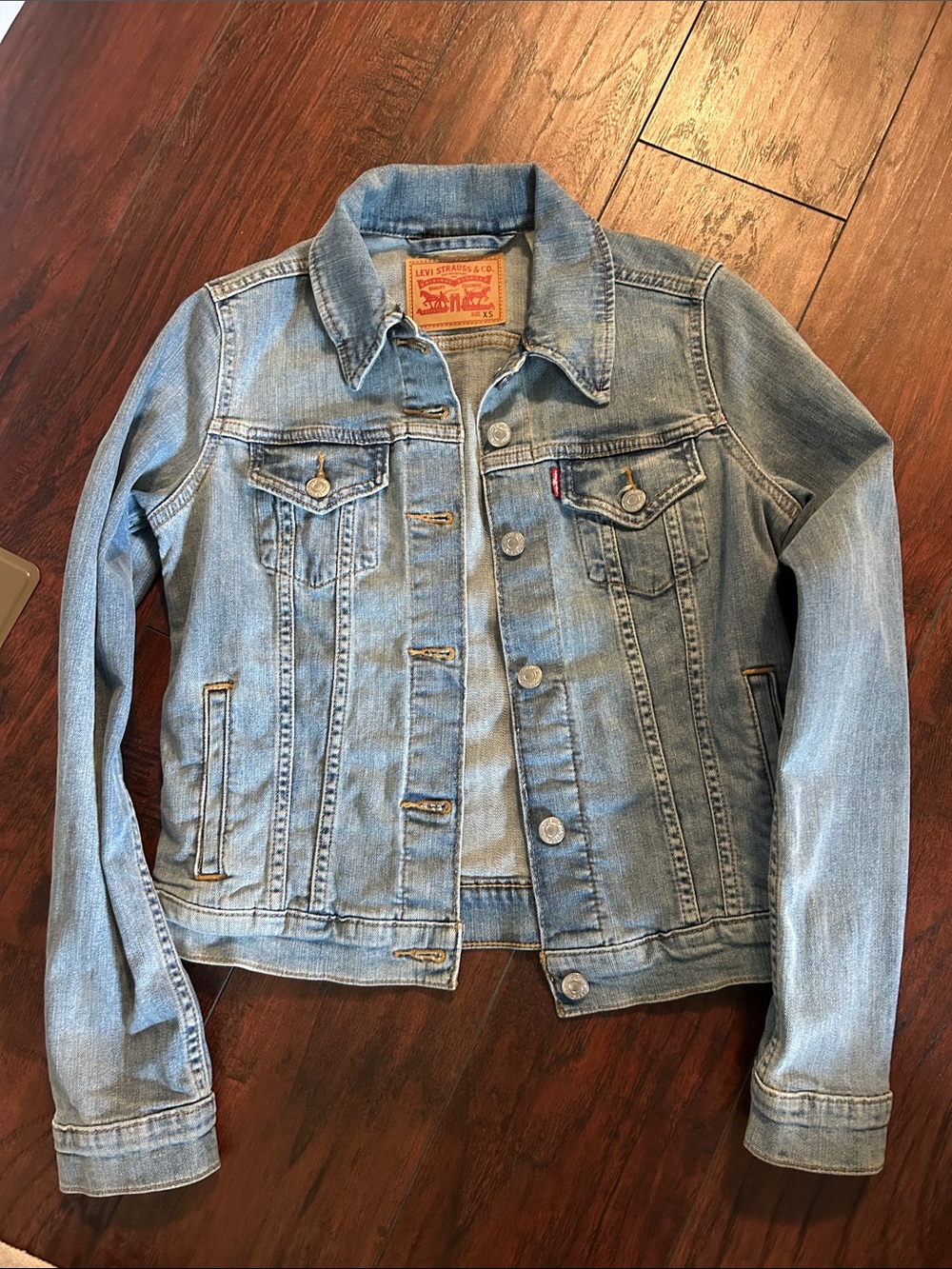 *EUC* Levi Strauss & Co. Women’s Light Blue Denim Jacket Size XS